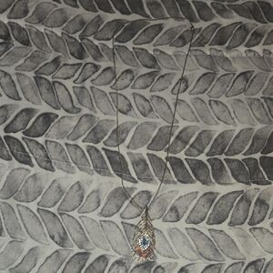 Elegant Feather Pendant Necklace